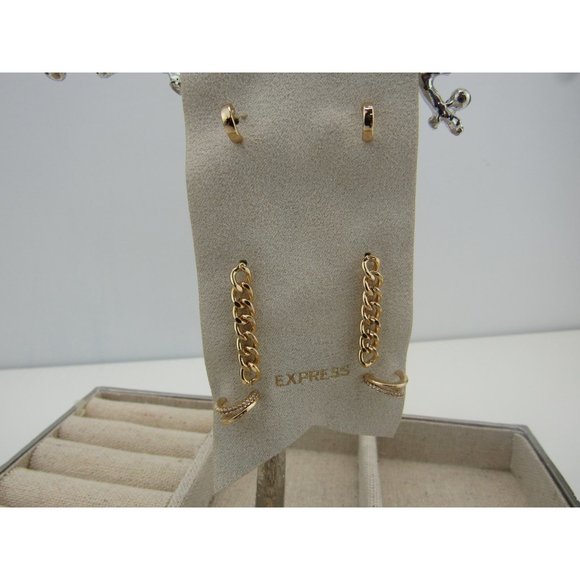 NEW WITH TAGS EXPRESS SET OF 5 SHINY GOLD EARRING SET - Picture 4 of 7